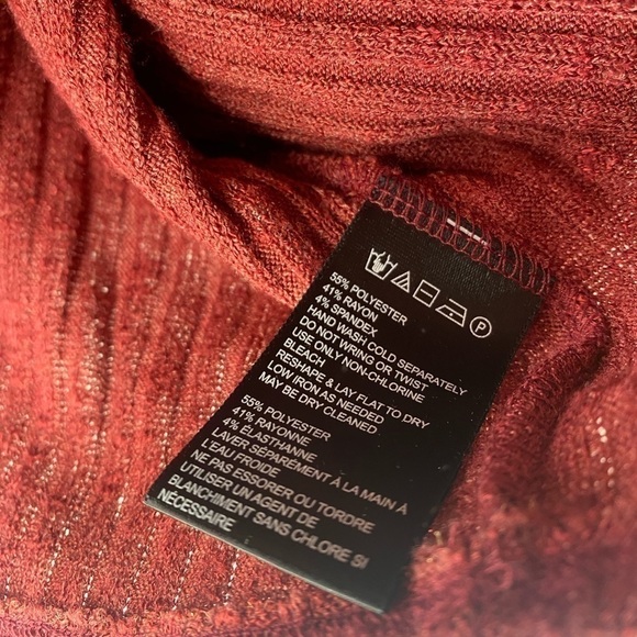 URBAN OUTFITTERS RED CUT OUT LONG SLEEVE TOP SIZE SMALL - Picture 3 of 4